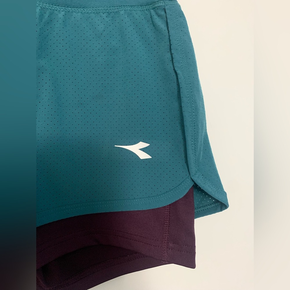 Diadora green athletic shorts with inner shorts (Size: S) - Picture 3 of 8